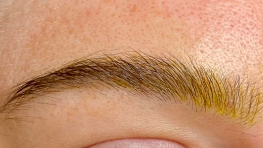 Why Do Some Pigments Leave a Yellow Stain on the Skin? (+ How to Remove It!)