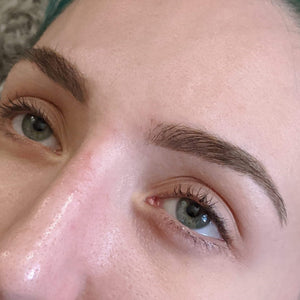Permanent makeup brow results using Sage from LI Pigments, one of Girlz Ink’s top healing PMU pigments for ashy tones.