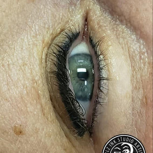 Permanent eyeliner tattoo done with Aqua Ultra Black pigment by Teryn Darling.