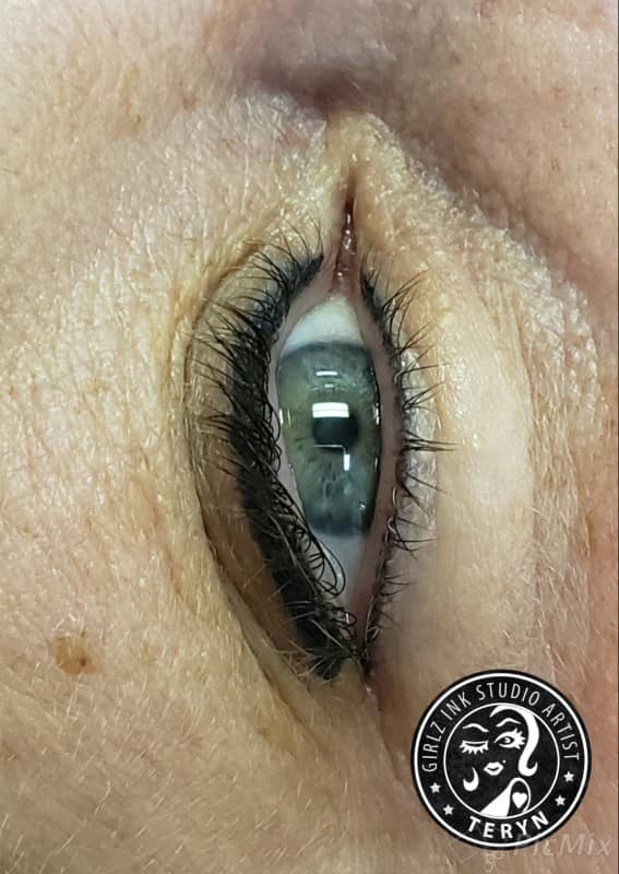 Permanent eyeliner tattoo done with Aqua Ultra Black pigment by Teryn Darling.